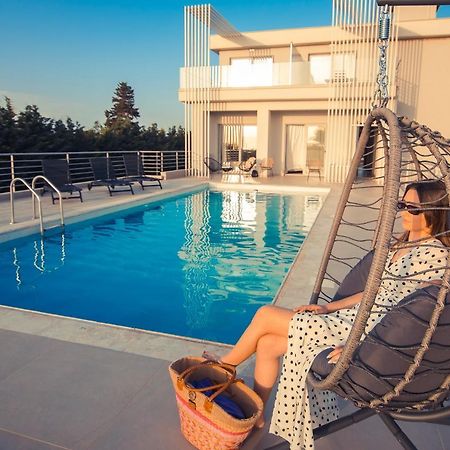 Io Luxury Pool & Hot Tub Suites Preveza Buitenkant foto