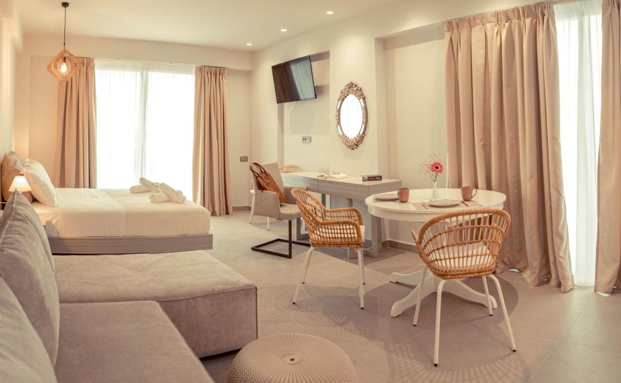 Io Luxury Pool & Hot Tub Suites Preveza Buitenkant foto