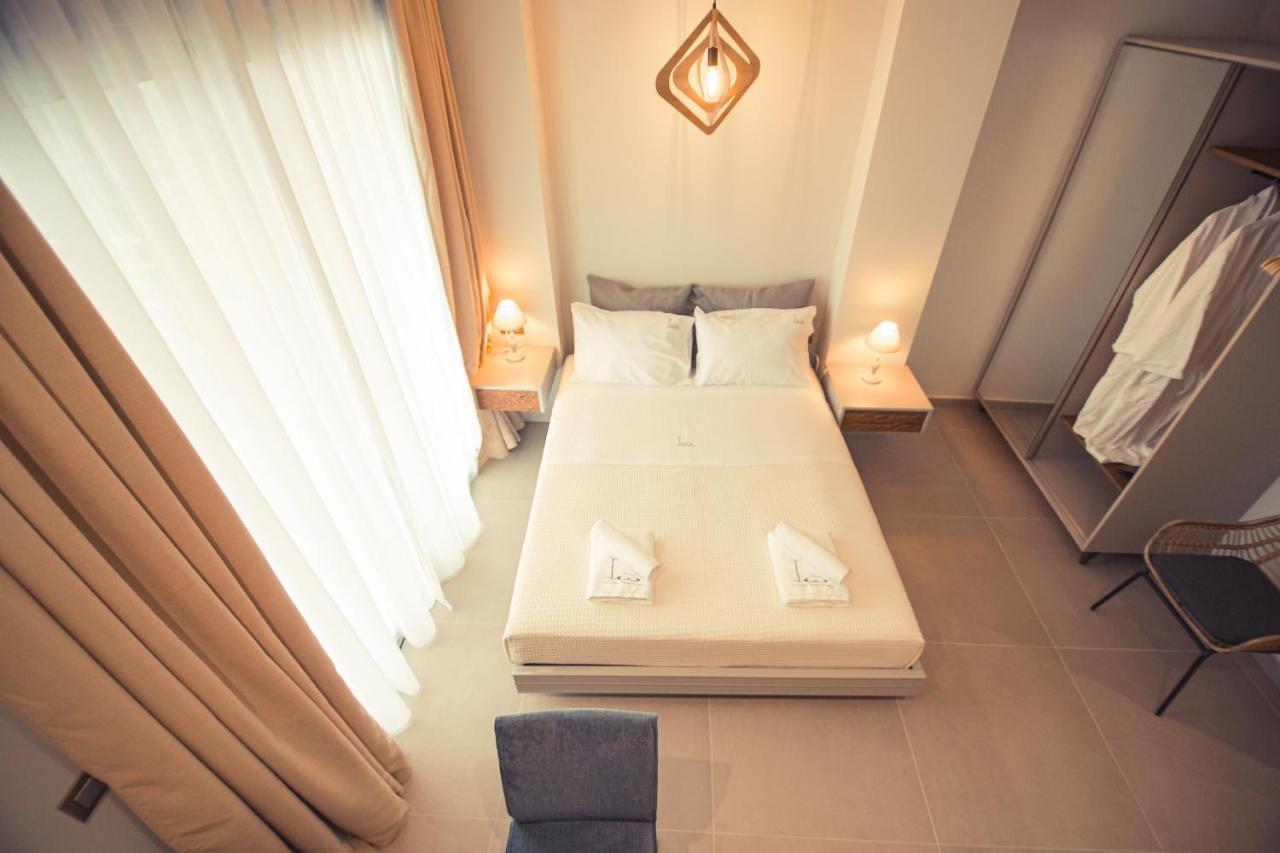 Io Luxury Pool & Hot Tub Suites Preveza Buitenkant foto