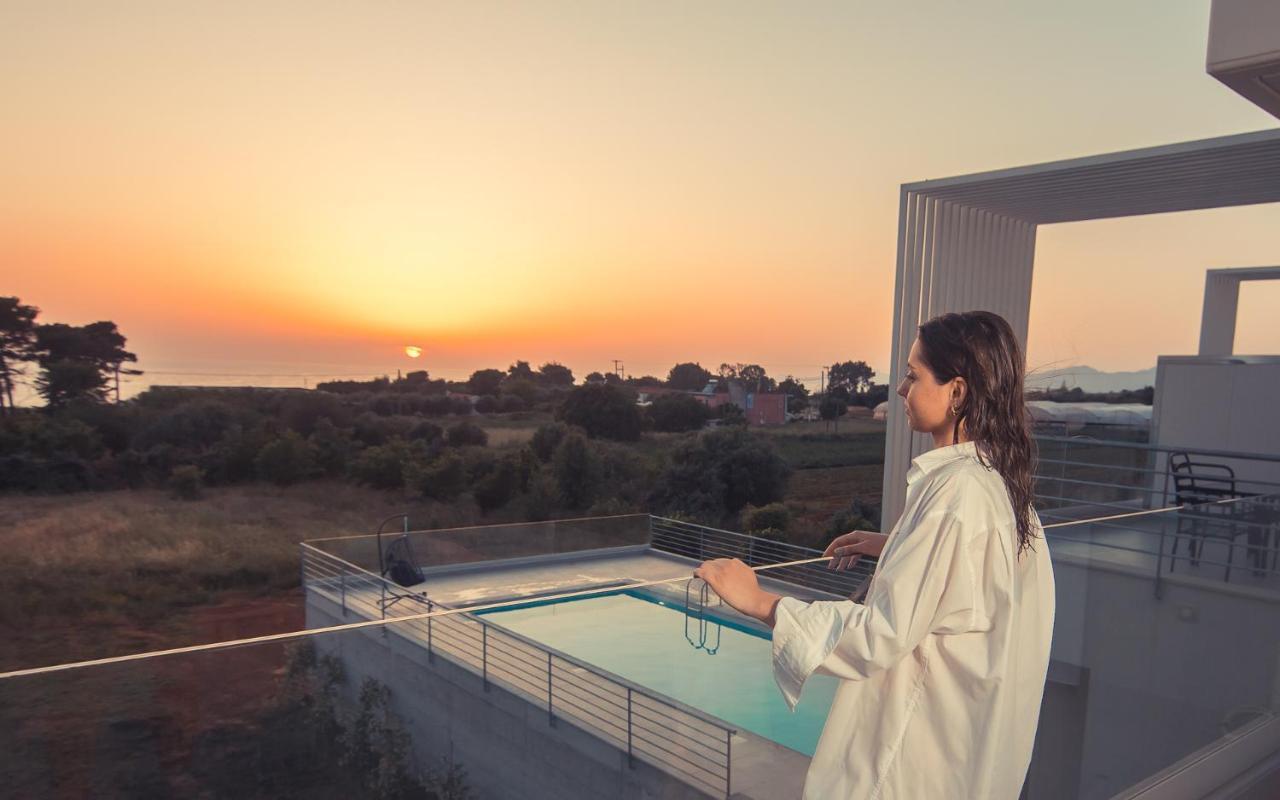 Io Luxury Pool & Hot Tub Suites Preveza Buitenkant foto