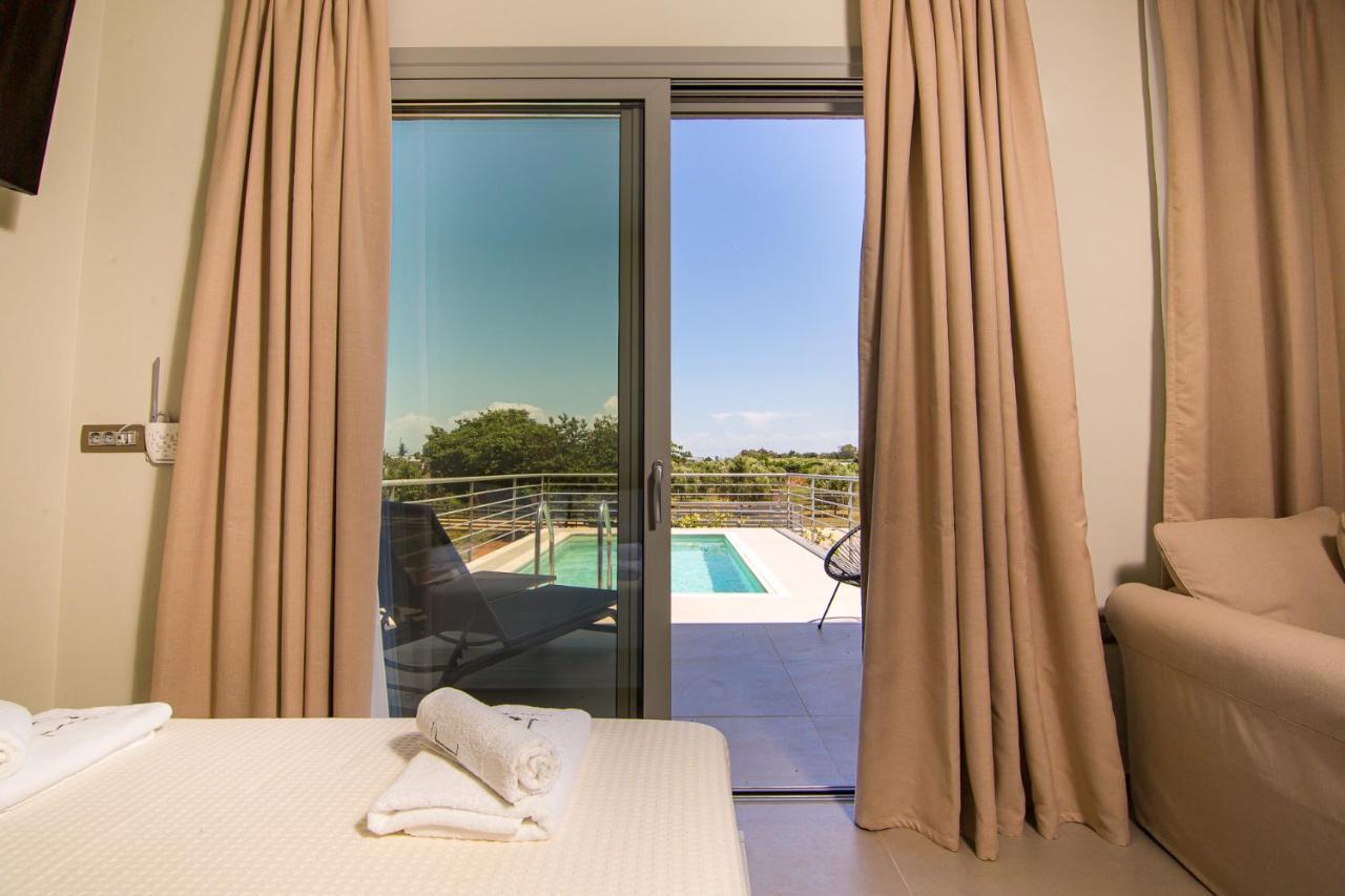Io Luxury Pool & Hot Tub Suites Preveza Buitenkant foto