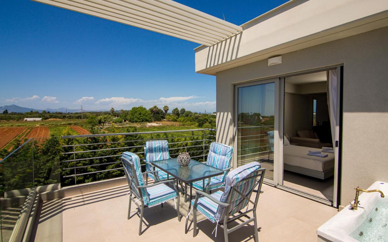 Io Luxury Pool & Hot Tub Suites Preveza Buitenkant foto