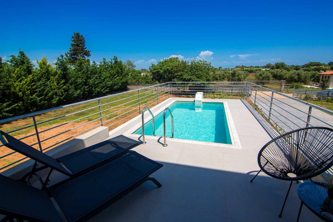 Io Luxury Pool & Hot Tub Suites Preveza Buitenkant foto