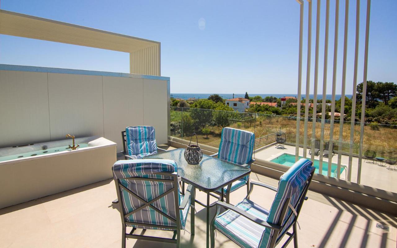 Io Luxury Pool & Hot Tub Suites Preveza Buitenkant foto