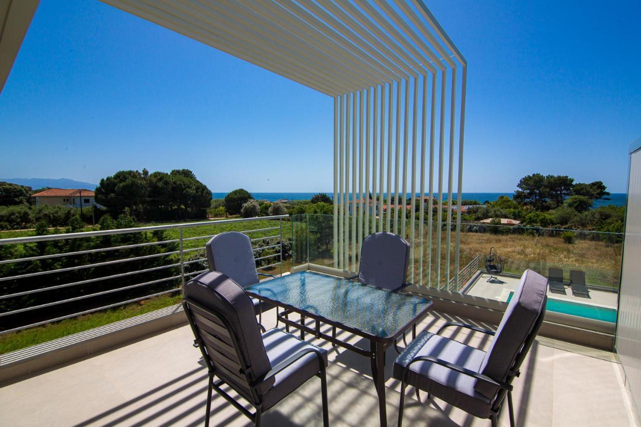 Io Luxury Pool & Hot Tub Suites Preveza Buitenkant foto