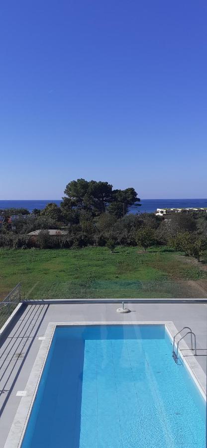 Io Luxury Pool & Hot Tub Suites Preveza Buitenkant foto