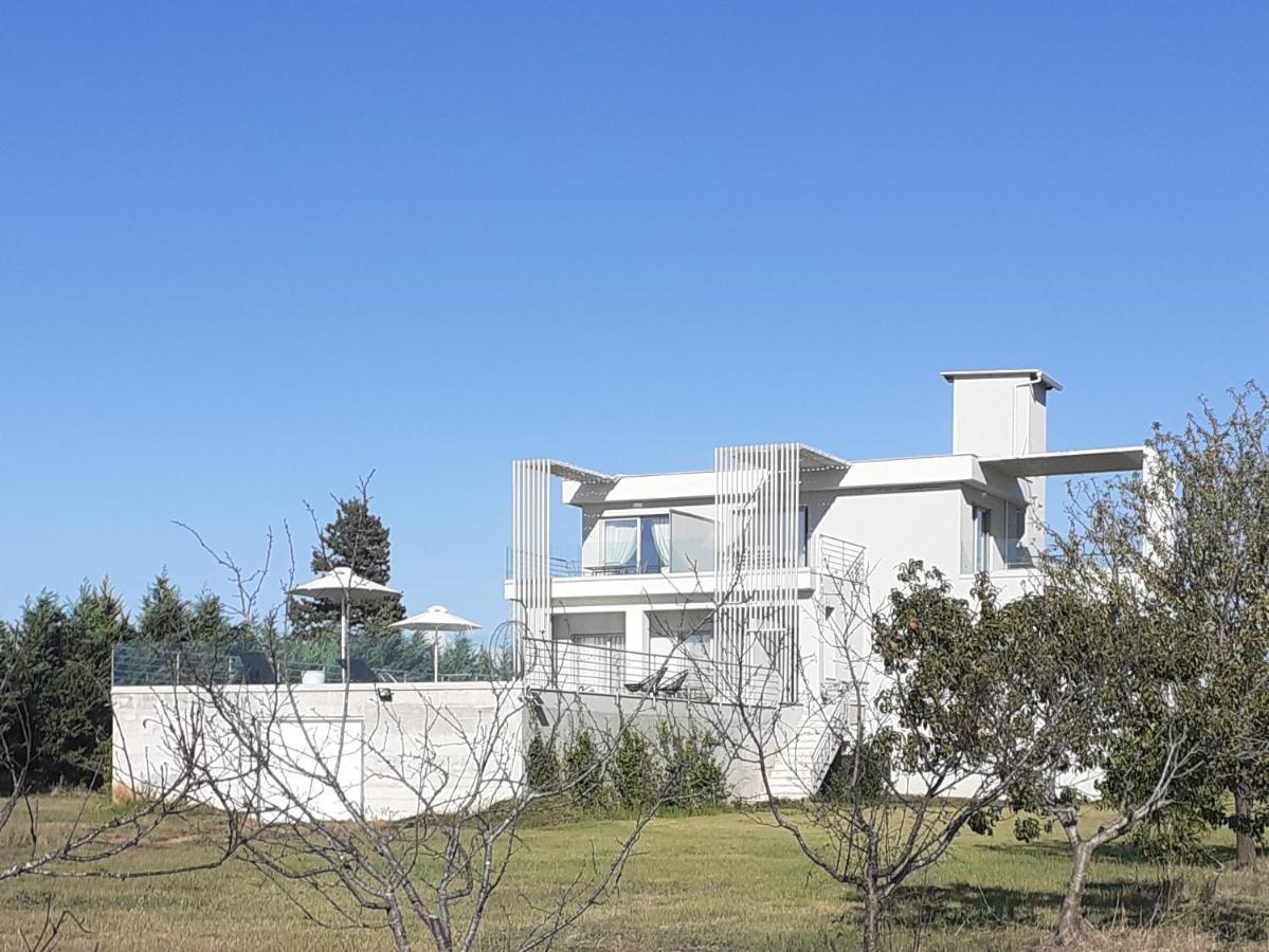 Io Luxury Pool & Hot Tub Suites Preveza Buitenkant foto