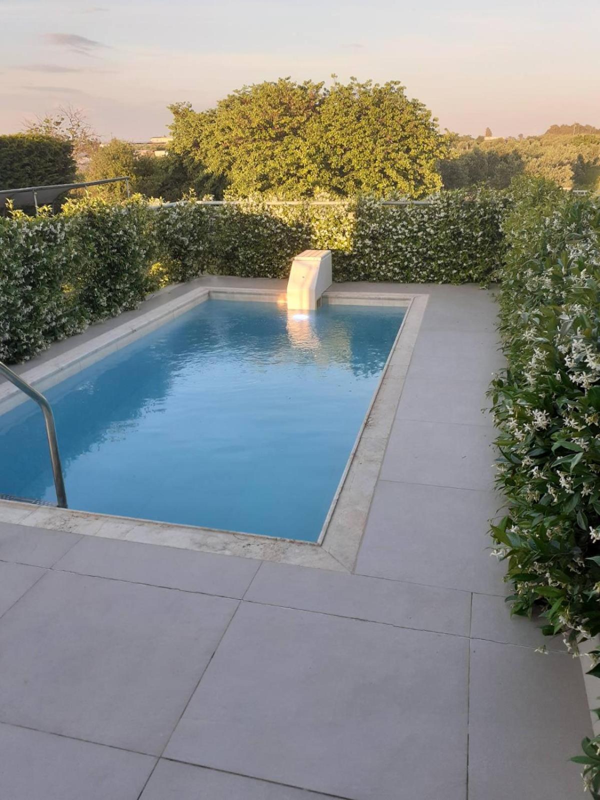 Io Luxury Pool & Hot Tub Suites Preveza Buitenkant foto
